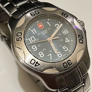 41mm Victorinox Swiss Army Watch Metal Bracelet Sapphire Crystal Blue dial